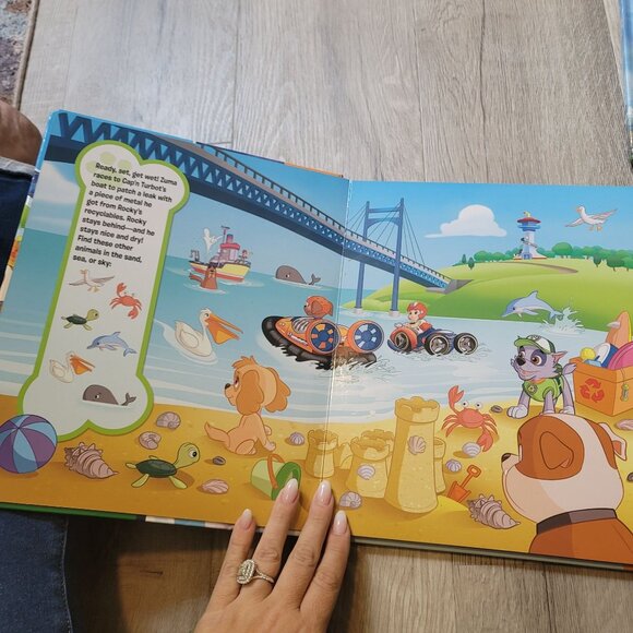 First Look and Find Nickelodeon PAW PATROL hard cover book isbn 9781450896726 - Picture 2 of 5